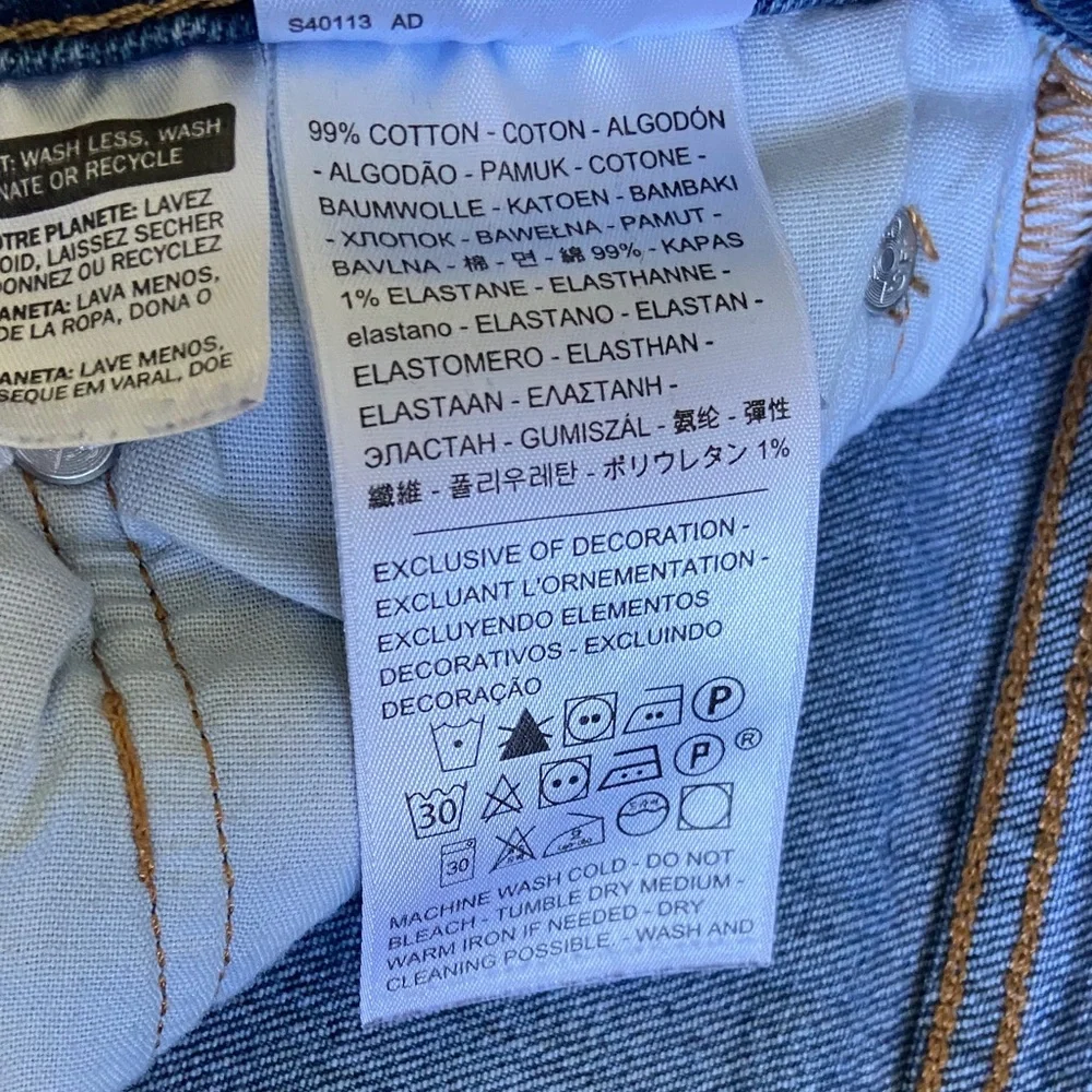 Levi's 501 Women's Light and Dark Blue Straight Leg Jeans Two Pairs Size 28x30. - Picture 5 of 10